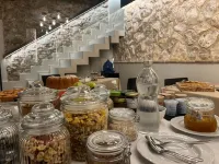 皮特拉桑塔艾劇院 - 早餐