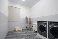 Mengdan International Hotel (Jiangmen Hetang Central Square Jinyi City Branch)