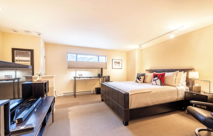 Wonderfully Appointed 3BR Condo - Seasons at Avon - Walk to Riverfront Gondola!