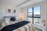 Newtown Tranquility Spacious 2-Bedroom Apartment - Homestays