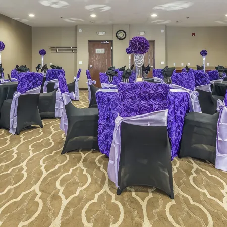 Holiday Inn Express & Suites SOUTHFIELD - DETROIT by IHG