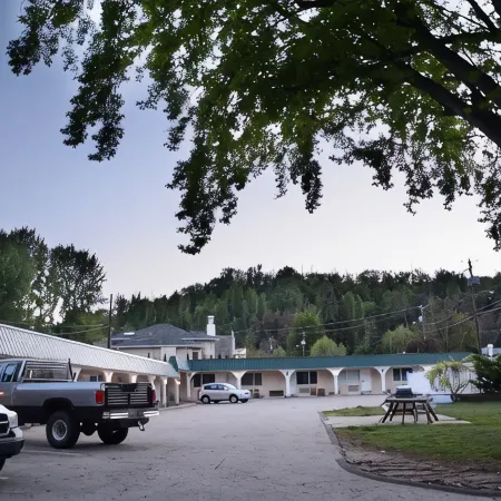 Ray Lyn Motel