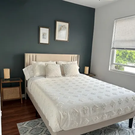 Cozy 1-bedroom apartment with Kitchen, Wi-Fi and AC in charming Elizabeth.