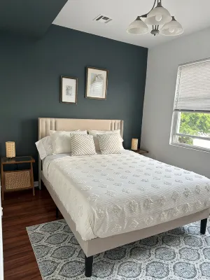 Cozy 1-bedroom apartment with Kitchen, Wi-Fi and AC in charming Elizabeth.