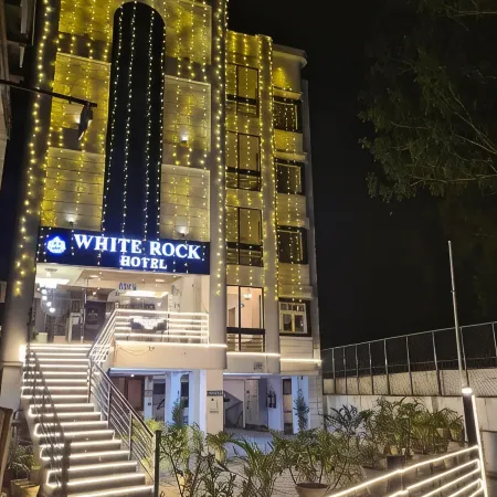 Hotel White Rock by the Solitaire Hospitality
