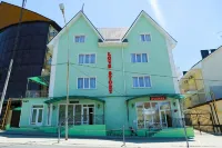 Love Story Hotel