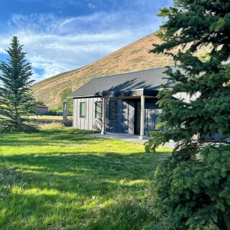 Red Devil Cottage in the Sun Valley Idaho area. Beautiful, modern mountain gem!