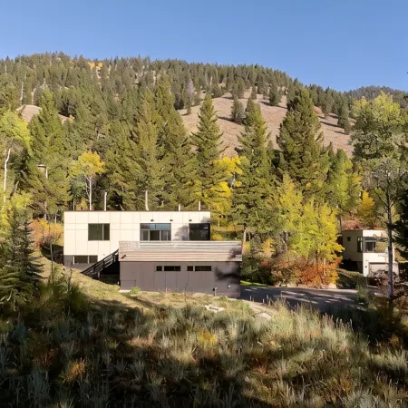 Tranquil 2-bedroom modern retreat