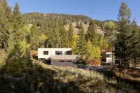 Tranquil 2-bedroom modern retreat - Wifi
