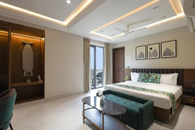 SALTSTAYZ PREMIER - NARAINA, CENTRAL DELHI Hotels in New Delhi