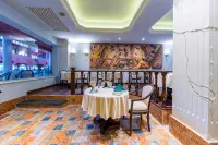 The Grand Resort - Breakfast