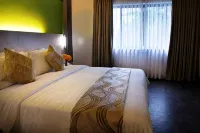 Pillows Hotel Cebu - balcony