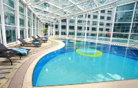 Regal Airport Hotel - Kolam Renang