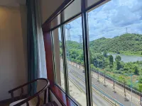 Xingyue Garden Hotel (Guiyang Qingzhen Business and Vocational College) - Bergblick