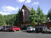 The Hatchet Resort - Parkplatz