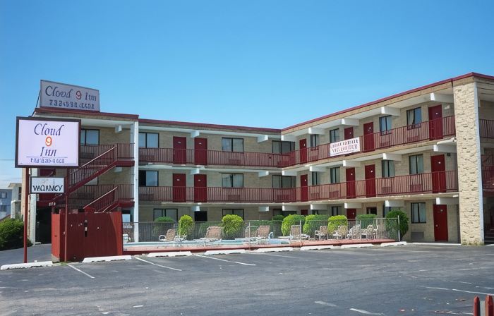 Cloud 9 Inn