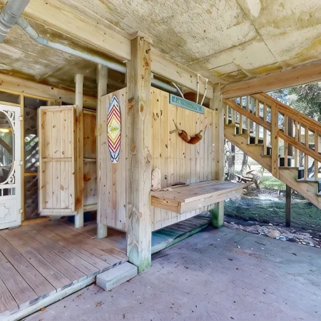 Feeling Frisco - 4-bedroom house in the OBX just steps to the beach.