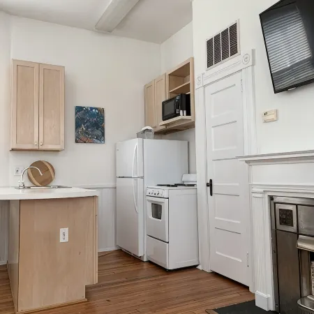 Perfect downtown game day apartment