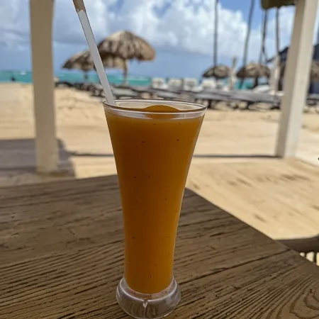 Beachfront Condo |2 Pools & Private Beach |8 Guest