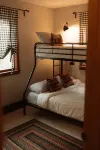 The Gray Chalet - private lot close to Lake Wallenpaupack & downtown Hawley