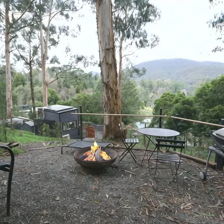 Kookaburra's Perch Tiny House. Secluded, Peaceful and Dog Friendly.