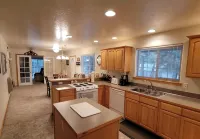 Charming 3-bedroom house in the beautiful mountains of Pine, Idaho. - Wi-Fi
