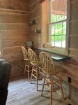 Charming 3-bedroom cabin with WiFi and AC in delightful Wetmore