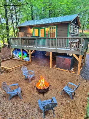 Cozy Couples Cabin, 10 min from West Jefferson