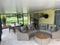 Spacious 4Br Lakefront Getaway – Heated Pool, Hot Tub  Near Everything! - Boutique