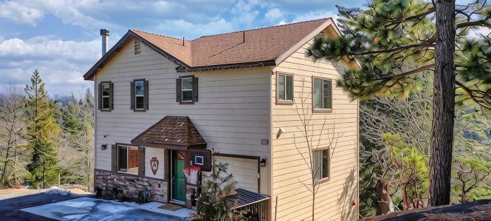 Sky Ridge Cabin  · Culdesac w/ Level Entry Access & Entertainment Hotels in Lake Arrowhead