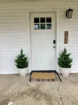 The White House…a lovely family friendly 4-bedroom house with WiFi in Kalkaska