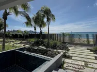 Luxurious Oceanfront Condo with Rooftop Pool on Brighton Beach– Sleeps 4