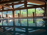 Au Coeur des Neiges Resort Spa & Free E-Bike - プール