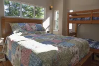 Lake House with Sauna, kayaks, S.U.Ps, snorkeling sets and boat parking - 4-Sterne