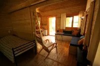 Chalet Copperwing on small-scale nature campsite 't Ol Gat. Hotele w: 