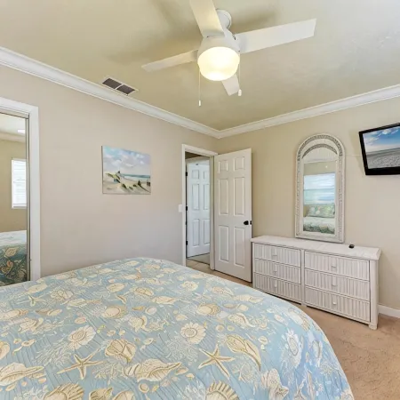 PARADISE RETREAT A 3/2 PET FRIENDLY POOL HOUSE