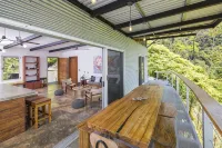Fantastic Whale's Tail View, Private, Modern Villa with Pool & River Access