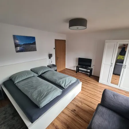 Renovated, modern and bright apartment in a quiet location for 2 to 5 people