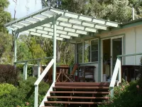 Olive's Cottage and Gardens - Mesmerising Views