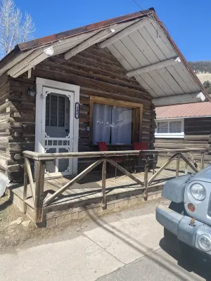 THE FRAN - WALK EVERYWHERE IN DOWNTOWN CREEDE! 1 bedroom, 1 bath (SLEEPS 2) - Chalets