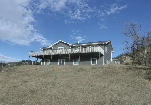Spacious 5-Bedroom Home Blocks away from Downtown nestled in Below STURGIS Sign - Wifi