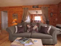 Peaceful Log Cabin Near the Buffalo National River - Hytter