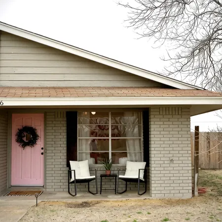 Recently updated home a few minutes from historic downtown Hico!