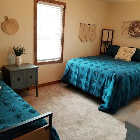 Spacious Yet Cozy, Newly Remodeled Home Steps Away from the Surf Ballroom. Hotels in Clear Lake
