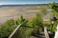 Victorian ocean front cottage on the shores of the highest tides in the world. - 3-Star