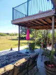 Charming cottage in Cypress with lake view ,WiFi, AC and relaxing outdoor patio.