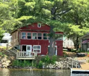 A cozy Adirondack cabin with mountain and lake views! - Alphydda
