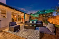 TROPICAL LUXURY OASIS Pool Spa Waterfalls Grotto 8 Bedrooms!