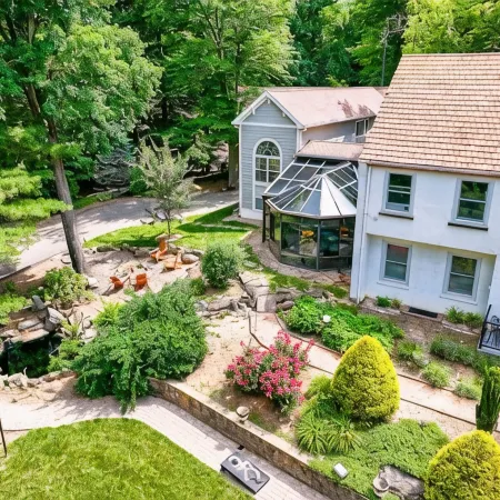 8 Bedroom MANSION Biltmore Lake with Hot Tub.