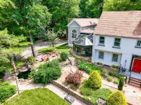 8 Bedroom MANSION Biltmore Lake with Hot Tub. - Wifi